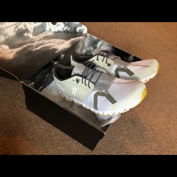 Shoes - Picture 6 of 9